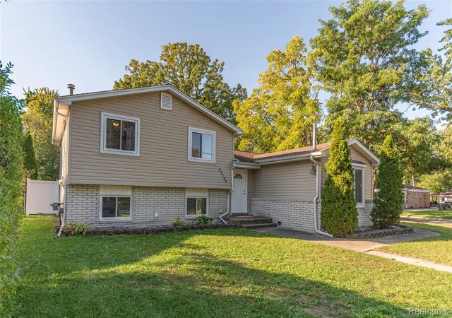 Photo 2 of Single family home for sale at 27755 Clarita St, Livonia, MI 48152 | MLS# 20261081393 | Listing updated on 2026-10-18