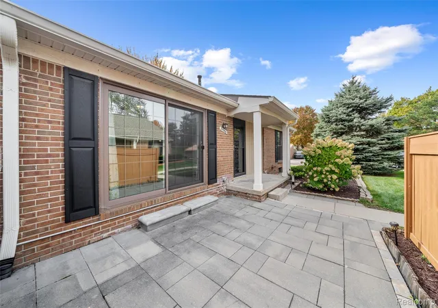 Listing Photo 4 - Condo for sale in building located at 39966 Crosswinds, Novi, MI 48375