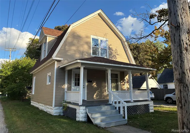 Photo 1 of Single family home for sale at 2024 8th Street, Port Huron, MI 48060 | MLS# 20261081401 | Listing updated on 2026-10-14