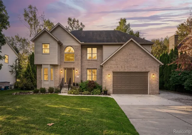 Photo 1 of Single family home for sale at 1165 Joanwood Dr, Marysville, MI 48040 | MLS# 20261081403 | Listing updated on 2026-10-11