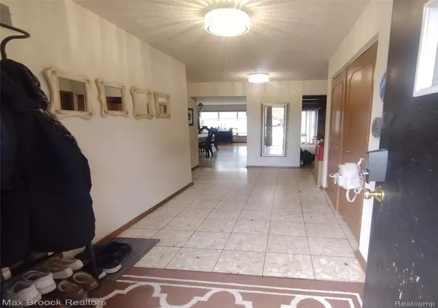 Photo 2 of Single family home for sale at 17060 Jeanette St, Southfield, MI 48075 | MLS# 20261081411 | Listing updated on 2026-10-08