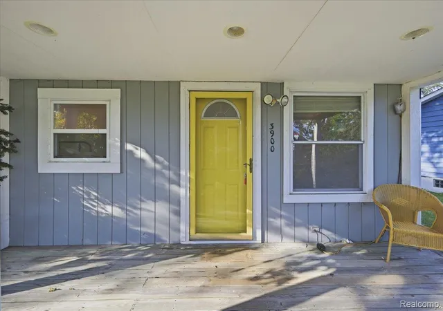 Photo 2 of Single family home for sale at 3900 Elmhurst Rd, Waterford, MI 48328 | MLS# 20261081420 | Listing updated on 2026-10-10