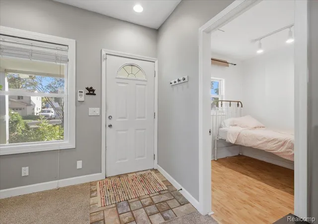 Photo 3 of Single family home for sale at 3900 Elmhurst Rd, Waterford, MI 48328 | MLS# 20261081420 | Listing updated on 2026-10-10