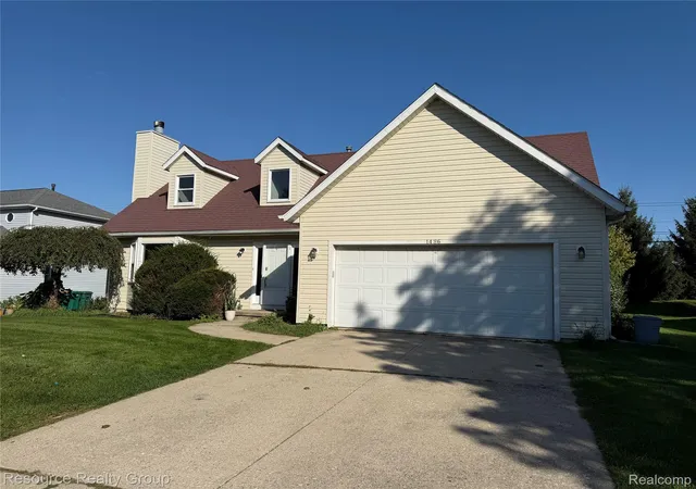Photo 2 of Single family home for sale at 1486 Middlewood Dr, Saline, MI 48176 | MLS# 20261081430 | Listing updated on 2026-10-11