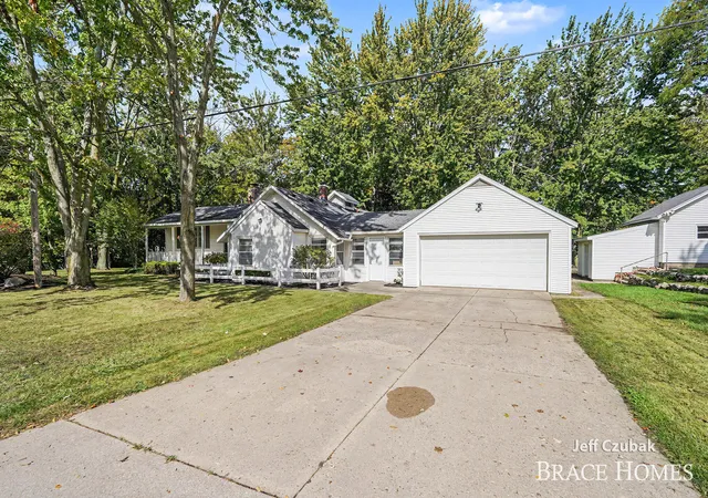 Photo 3 of Single family home for sale at 23 Tyler St Sw, Grandville, MI 49418 | MLS# 65026053482 | Listing updated on 2026-10-20
