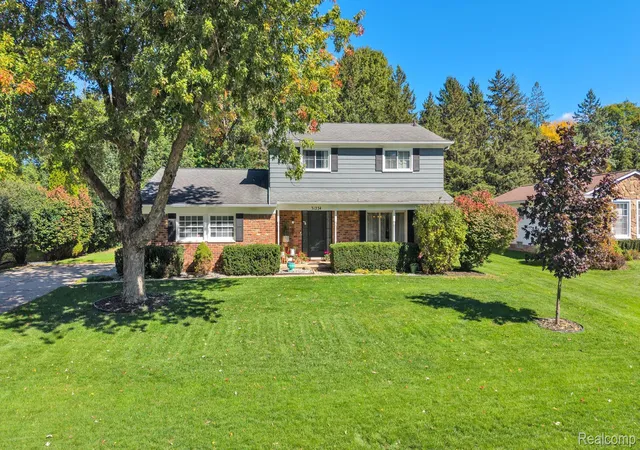 Photo 2 of Single family home for sale at 31234 Carriage Hl Rd, Farmington Hills, MI 48331 | MLS# 20261081434 | Listing updated on 2026-10-13