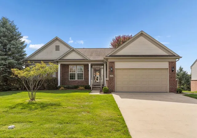 Listing Photo 1 - Condo for sale in building located at 6272 Muirfield Dr, Grand Blanc, MI 48439 - Unit #