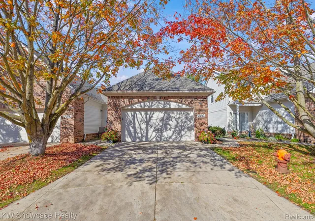 Listing Photo 2 - Condo for sale in building located at 750 W River Dr, Lake Orion, MI 48362