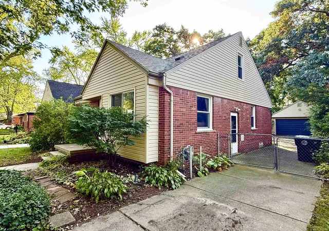 Photo 2 of Single family home for sale at 23561 Republic St, Oak Park, MI 48237 | MLS# 58050224160 | Listing updated on 2026-10-19