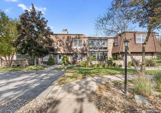 Photo 2 of Condo for sale at 8533 Mathias Dr #35, Grosse Ile, MI 48138 | MLS# 20261081461 | Listing updated on 2026-10-10