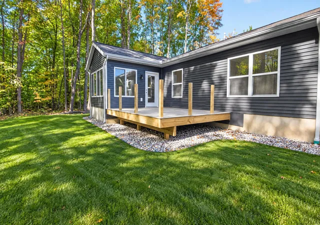 Listing Photo 4 - Condo for sale in building located at 120 Creek Dr, Hart, MI 49420 - Unit #38