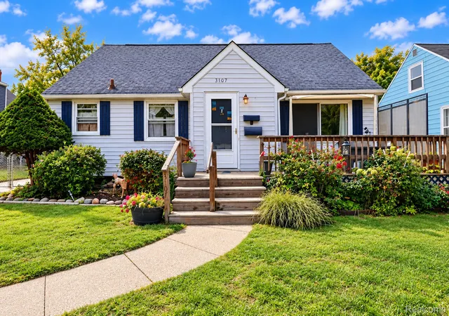 Photo 1 of Single family home for sale at 3107 Wright St, Port Huron, MI 48060 | MLS# 20261081468 | Listing updated on 2026-10-09