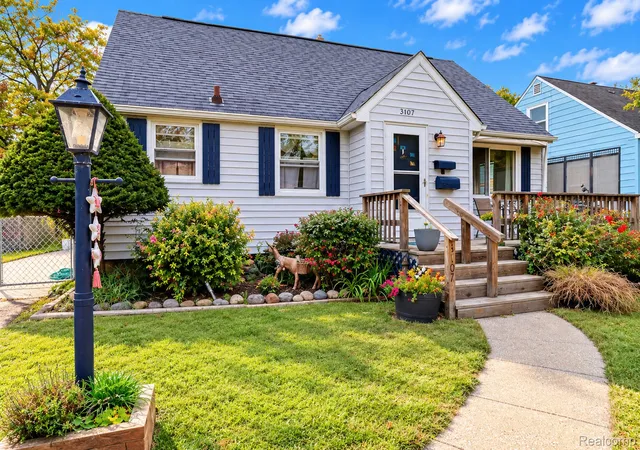 Photo 2 of Single family home for sale at 3107 Wright St, Port Huron, MI 48060 | MLS# 20261081468 | Listing updated on 2026-10-09