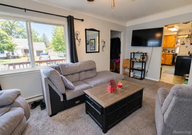 Photo 3 of Single family home for sale at 3107 Wright St, Port Huron, MI 48060 | MLS# 20261081468 | Listing updated on 2026-10-09