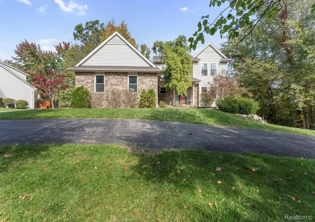 Photo 2 of Single family home for sale at 1761 Spruce Dr, Commerce Township, MI 48390 | MLS# 20261081471 | Listing updated on 2026-10-09