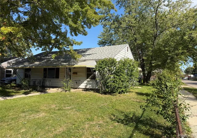 Photo 1 of Single family home for sale at 26700 Grandmont St, Roseville, MI 48066 | MLS# 20261081472 | Listing updated on 2026-10-08