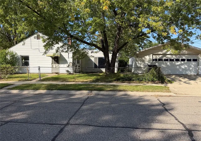 Photo 2 of Single family home for sale at 26700 Grandmont St, Roseville, MI 48066 | MLS# 20261081472 | Listing updated on 2026-10-08
