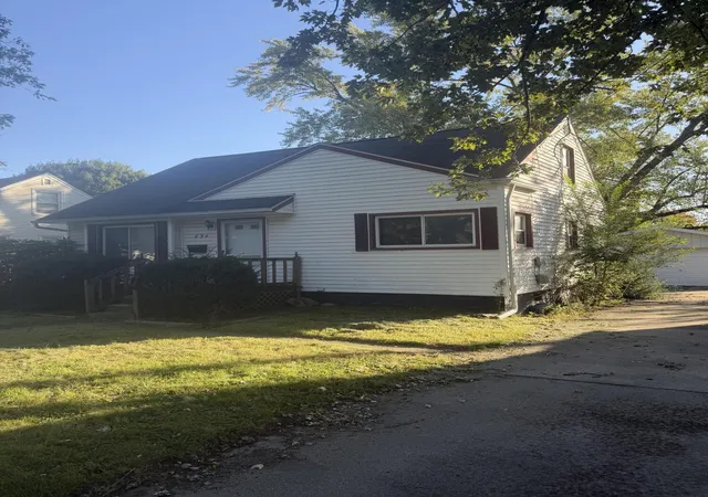Photo 1 of Single family home for sale at 634 Grand St, Adrian, MI 49221 | MLS# 66026053517 | Listing updated on 2026-10-12