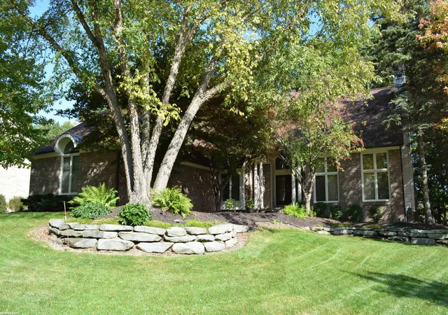 Photo 1 of Single family home for sale at 258 Indian Trl, Lake Orion, MI 48362 | MLS# 58050224174 | Listing updated on 2026-10-20