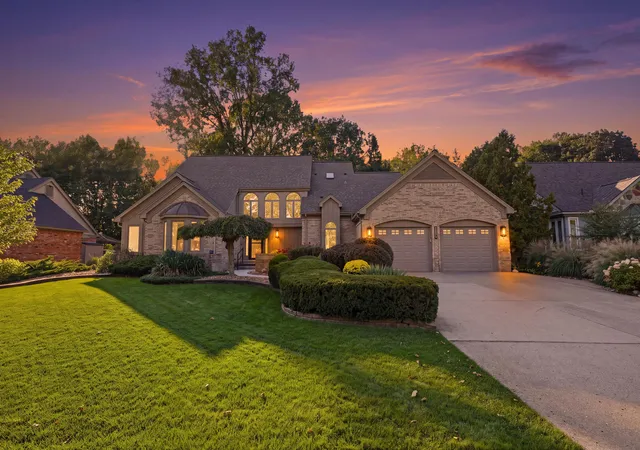 Photo 1 of Single family home for sale at 20027 Wayne Rd, Livonia, MI 48152 | MLS# 81026053518 | Listing updated on 2026-10-12
