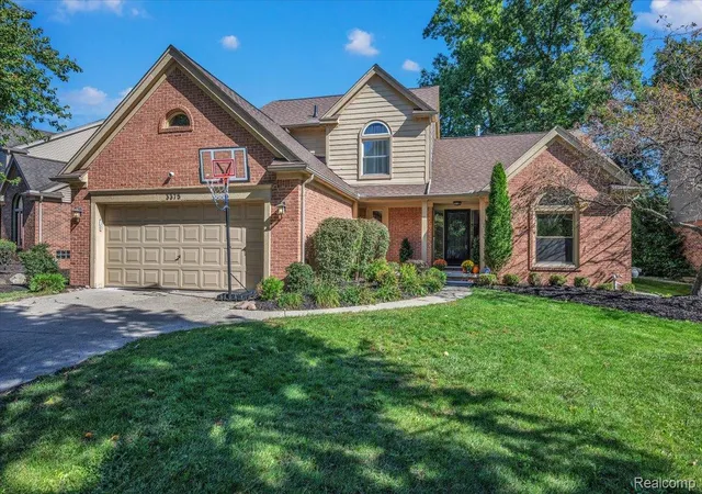 Photo 1 of Single family home for sale at 3375 Vardon Dr, Rochester Hills, MI 48307 | MLS# 20261081478 | Listing updated on 2026-10-13