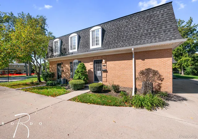 Photo 3 of Condo for sale at 22817 Overlake St, Saint Clair Shores, MI 48080 | MLS# 20261081480 | Listing updated on 2026-10-09