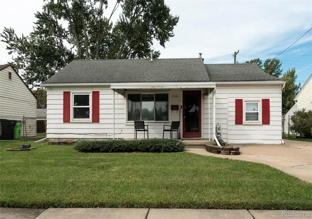Photo 1 of Single family home for sale at 27321 Academy St, Roseville, MI 48066 | MLS# 20261081484 | Listing updated on 2026-10-09