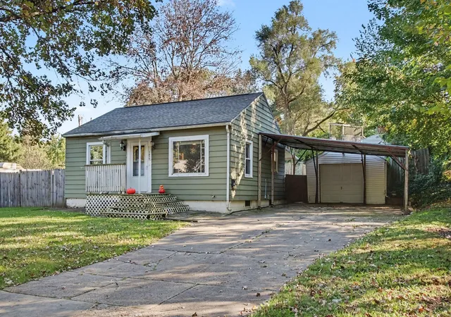 Photo 1 of Single family home for sale at 1612 Buena Vista St, Kalamazoo, MI 49001 | MLS# 66026053526 | Listing updated on 2026-10-27