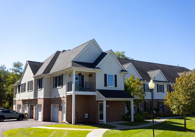 Photo 3 of Condo for sale at 3314 Kneeland Cir #114, Howell, MI 48843 | MLS# 20261081495 | Listing updated on 2026-10-12