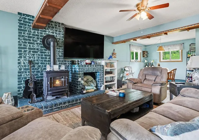 Photo 3 of Single family home for sale at 280 Riverview Dr, Coldwater, MI 49036 | MLS# 62026053532 | Listing updated on 2026-10-09