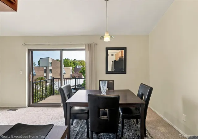 Listing Photo 5 - Condo for sale in building located at 27 Dickinson St, Mount Clemens, MI 48043 - Unit #A