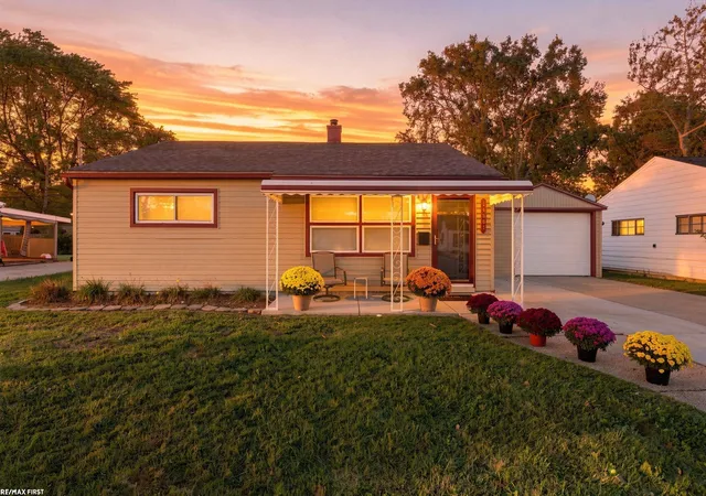 Photo 1 of Single family home for sale at 14401 Hendricks Ave, Warren, MI 48089 | MLS# 58050224183 | Listing updated on 2026-10-20