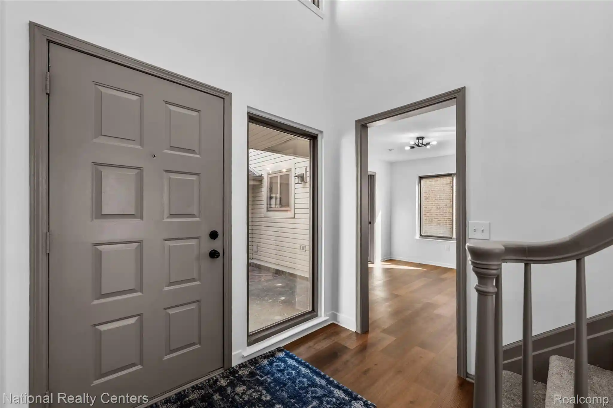 Listing Photo 2 - Condo for sale in 23289 N Chanticleer Dr located at 23289 N Chanticleer Dr, Southfield, MI 48034 - Unit 23289 N Chanticleer Dr