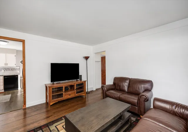 Photo 2 of Single family home for sale at 29511 Grandon St, Livonia, MI 48150 | MLS# 81026053546 | Listing updated on 2026-10-09