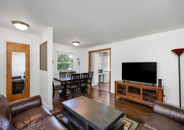 Photo 3 of Single family home for sale at 29511 Grandon St, Livonia, MI 48150 | MLS# 81026053546 | Listing updated on 2026-10-09