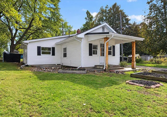 Photo 2 of Single family home for sale at 716 Pennsylvania Ave, Alma, MI 48801 | MLS# 79080074323 | Listing updated on 2026-10-20