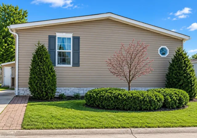 Photo 1 of Single family home for sale at 14560 Keswick Dr, Shelby Township, MI 48315 | MLS# 58050224194 | Listing updated on 2026-10-17