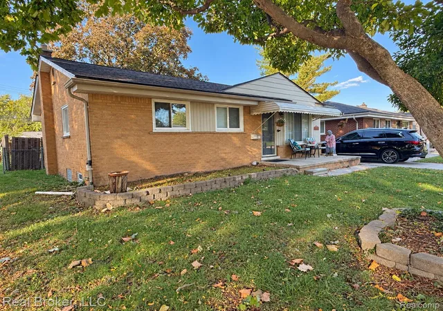 Photo 2 of Single family home for sale at 24686 Mcdonald St, Dearborn Heights, MI 48125 | MLS# 20261081532 | Listing updated on 2026-10-09