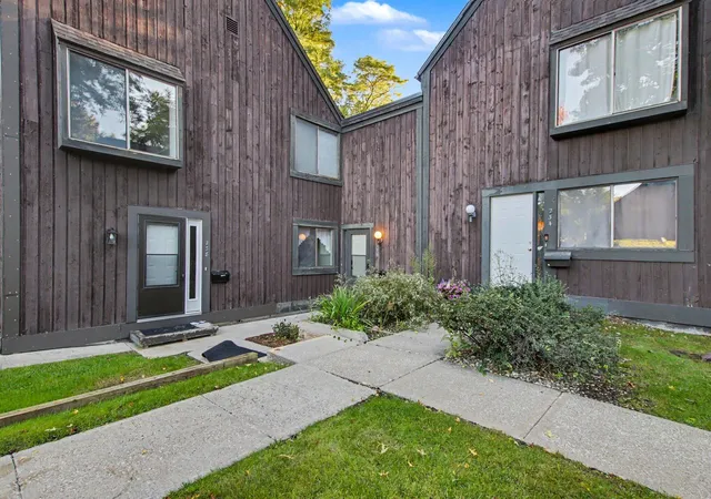 Photo 1 of Sale Pending at 236 Falkirk Ct #16, Kalamazoo, MI 49006 | MLS# 66026053567 | Listing updated on 2026-10-16