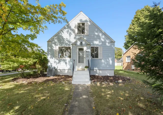 Photo 1 of Single family home for sale at 444 W 13th Street, Traverse City City Grand Traverse, MI 49684 | MLS# 78080074324 | Listing updated on 2026-10-11