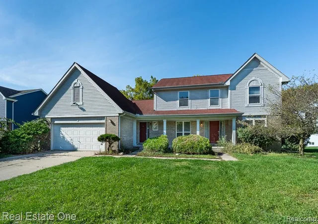 Photo 1 of Single family home for sale at 7583 Greenway Ln, West Bloomfield, MI 48324 | MLS# 20261081537 | Listing updated on 2026-10-21