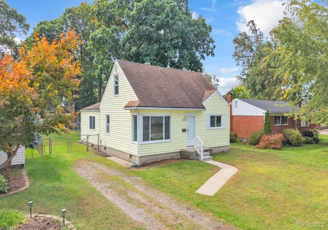 Photo 2 of Single family home for sale at 32239 Chester St, Garden City, MI 48135 | MLS# 20261081542 | Listing updated on 2026-10-09