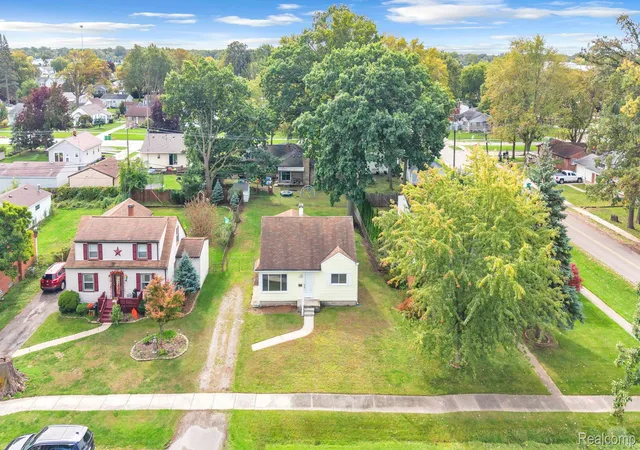 Photo 3 of Single family home for sale at 32239 Chester St, Garden City, MI 48135 | MLS# 20261081542 | Listing updated on 2026-10-09