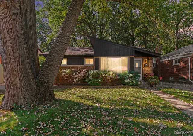 Photo 1 of Single family home for sale at 21671 Whitmore St, Oak Park, MI 48237 | MLS# 20261081544 | Listing updated on 2026-10-15
