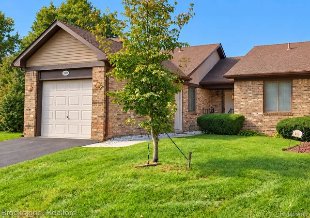 Photo 3 of Condo for sale at 3801 Heritage Pkwy, Dearborn, MI 48124 | MLS# 20261081546 | Listing updated on 2026-10-10