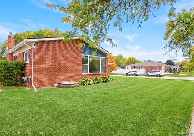 Photo 3 of Single family home for sale at 14208 Denne St, Livonia, MI 48154 | MLS# 20261081547 | Listing updated on 2026-10-15