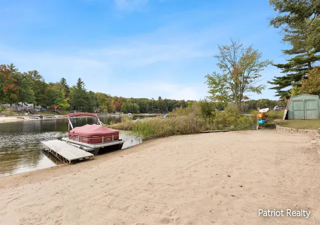 Photo 3 of Single family home for sale at 21757 Oak Dr, Pierson, MI 49339 | MLS# 65026053584 | Listing updated on 2026-10-17