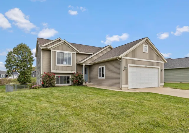Photo 1 of Single family home for sale at 5351 Windfield Dr, Allendale, MI 49401 | MLS# 65026053588 | Listing updated on 2026-10-16