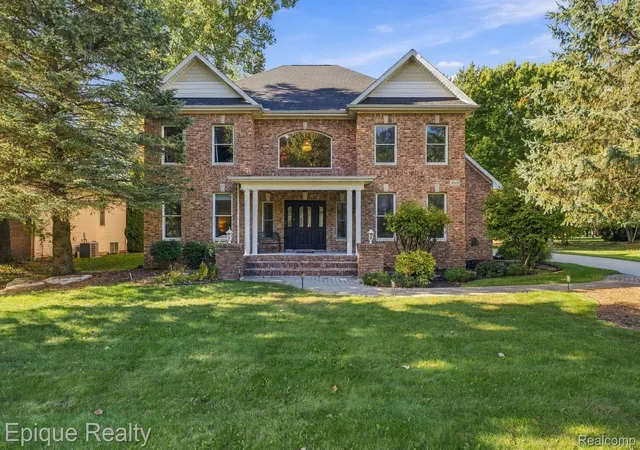 Photo 2 of Single family home for sale at 3269 Saint Andrews Dr, Port Huron, MI 48060 | MLS# 20261081559 | Listing updated on 2026-10-11