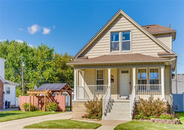 Photo 1 of Single family home for sale at 1234 Poplar St, Wyandotte, MI 48192 | MLS# 20261081566 | Listing updated on 2026-10-14